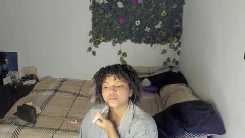 chloe_kisses online show from March 9, 11:37 am