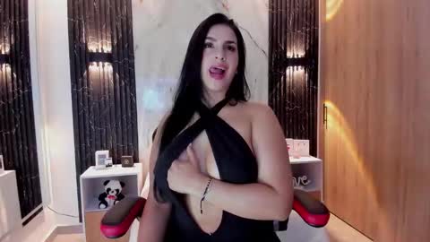 chloe online show from October 6, 10:55 am