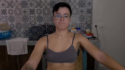 Eva and Sandra online show from March 11, 6:08 am