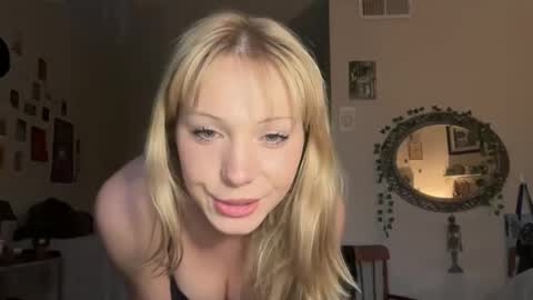 Chloe  online show from February 8, 1:31 am