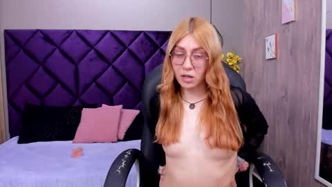 chloecampbell03 online show from October 31, 8:20 pm