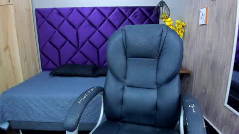 chloecampbell03 online show from December 3, 7:36 pm