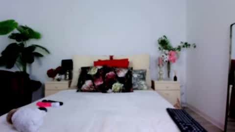 Chloe online show from September 30, 4:12 am