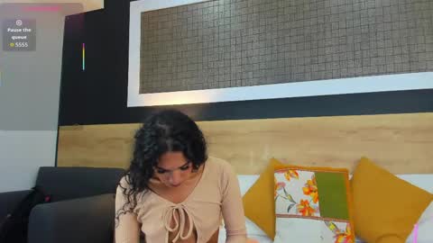 Chloe  online show from April 16, 9:50 pm