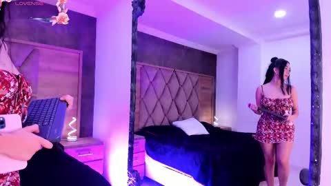 chloegils online show from November 17, 1:46 pm