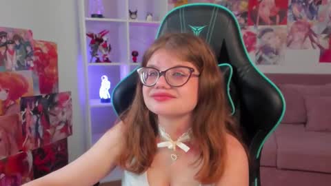 ChloeHalses online show from March 17, 5:12 am