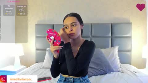  Chloe Harper  online show from March 6, 11:53 am