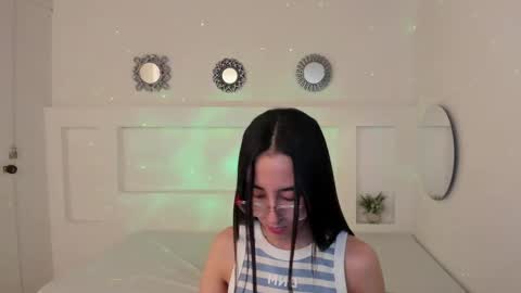 chloehil2 online show from February 19, 2:44 am
