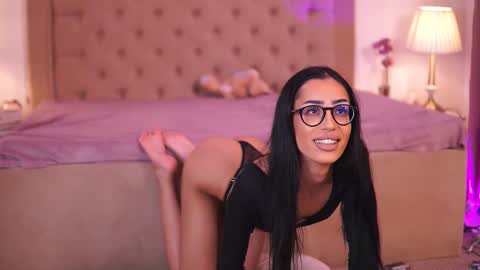 Chlo online show from November 26, 4:32 am