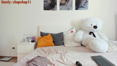 Snapshot of chloetaya chatting on September 14, 6:37 am ChloeTaya online show from September 14, 6:37 am