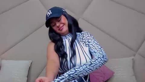 Chloe Vee online show from September 24, 5:58 am