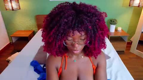 Snapshot of choco_goddess_ chatting on October 2, 1:43 pm Camila Love online show from October 2, 1:43 pm