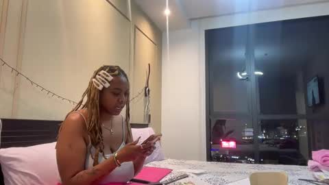 Snapshot of chocolatecakequeen chatting on January 16, 1:58 am ChocolateCakeQueen online show from January 16, 1:58 am