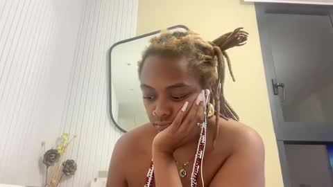 Snapshot of chocolatecakequeen chatting on December 4, 4:26 am ChocolateCakeQueen online show from December 4, 4:26 am