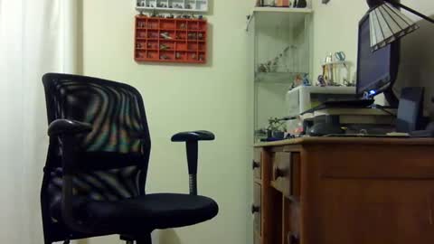 chris2002b online show from September 20, 6:27 am