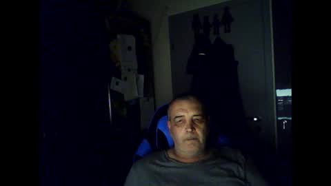 Chris online show from April 19, 3:40 am