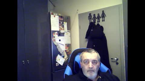 Chris online show from January 10, 10:10 am