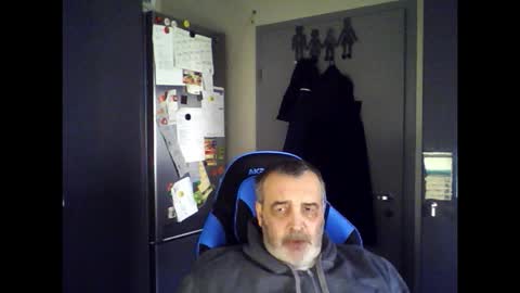 Chris online show from November 29, 11:18 am