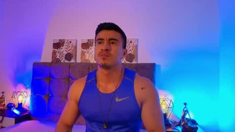 chris_clarck online show from May 27, 7:22 pm