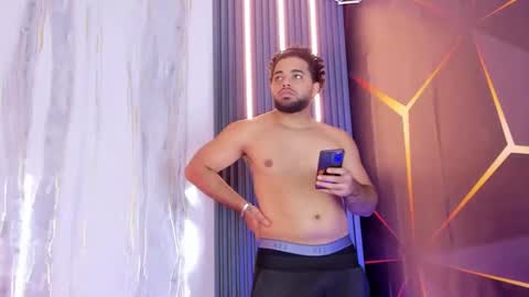 chris_evans00 online show from February 14, 5:37 pm