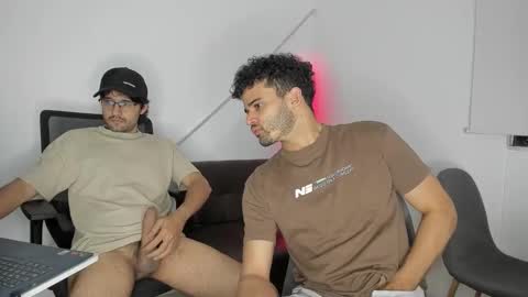 Im Chirs IM MODEL INDEPENDT online show from October 9, 1:44 am