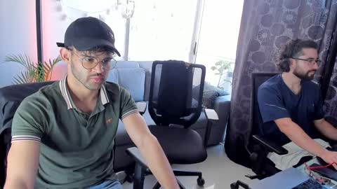 Im Chirs IM MODEL INDEPENDT online show from January 17, 8:11 pm