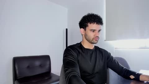 Im Chirs IM MODEL INDEPENDT online show from October 23, 4:19 pm