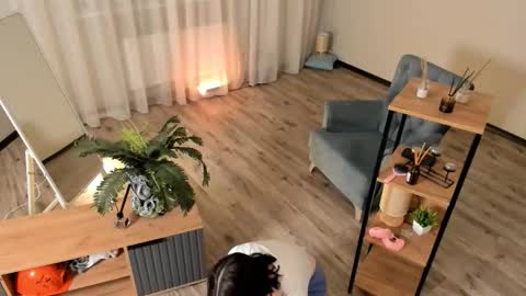 christaschrecongost online show from February 15, 4:06 pm