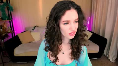 christinaconteeree online show from September 10, 1:23 pm