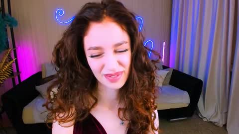 christinaconteeree online show from October 2, 1:43 pm