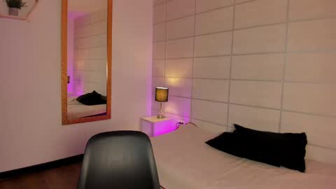 Christine  online show from March 30, 11:43 am