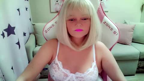 Christi online show from October 21, 7:02 am