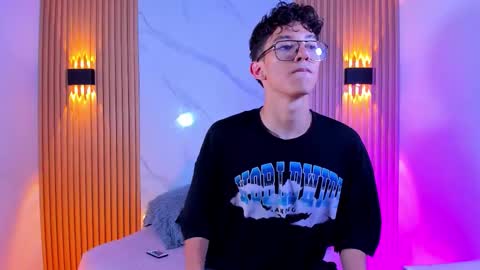 Chrisopher Hunter online show from February 20, 7:38 pm