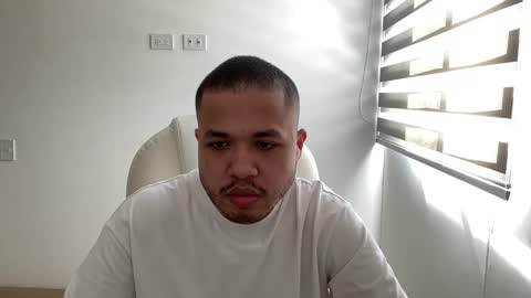 Snapshot of christopherdav chatting on December 6, 7:39 pm Chris online show from December 6, 7:39 pm