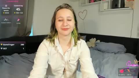 christyw3b online show from July 17, 5:37 pm