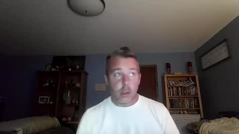 Snapshot of chrisw8121 chatting on September 14, 11:39 pm chrisw8121 online show from September 14, 11:39 pm