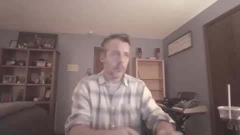 chrisw8121 online show from March 20, 4:28 am