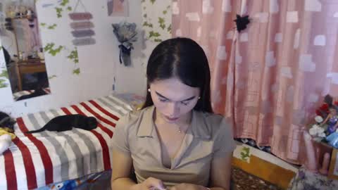 Ur Suraya22 online show from February 4, 9:20 pm