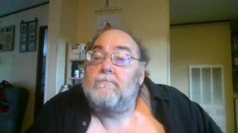 Snapshot of chubyluver11896 chatting on December 4, 7:17 pm chubyluver11896 online show from December 4, 7:17 pm