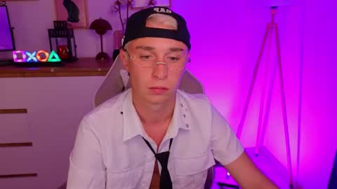 Chuck online show from June 24, 9:44 pm