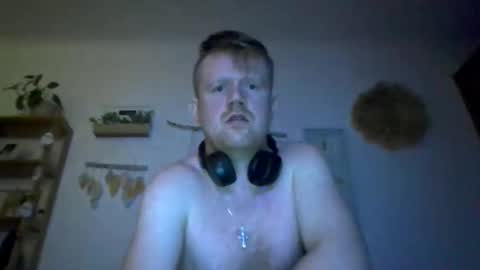 ciasnsyrize1996 online show from February 18, 9:58 pm