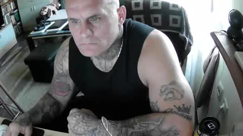 cikakure16081976 online show from April 20, 4:32 pm