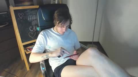 Snapshot of cilent_x chatting on October 11, 8:23 pm cilent_x online show from October 11, 8:23 pm