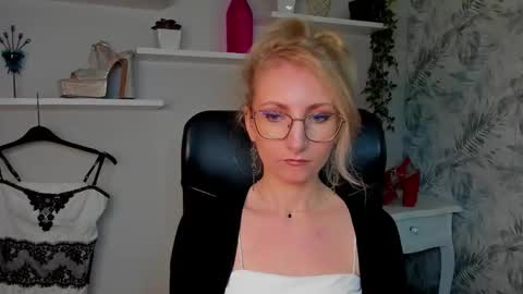 Cinderella online show from March 24, 6:30 am