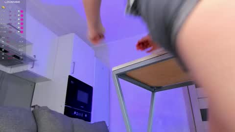 Cindy online show from December 1, 6:50 pm