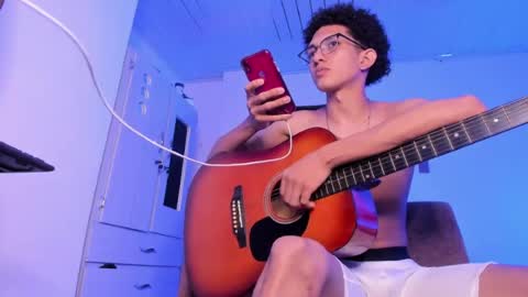 cj_davis1 online show from April 19, 1:39 am