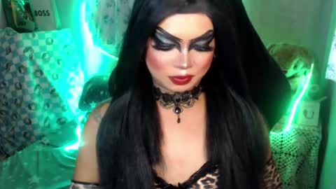 QUEEN CESS online show from July 6, 7:05 am