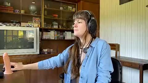 Claire Moulin online show from July 22, 11:34 am