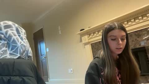 clairewalkerrr online show from December 4, 6:40 pm