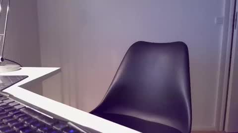 clamshive7 online show from December 14, 8:04 pm